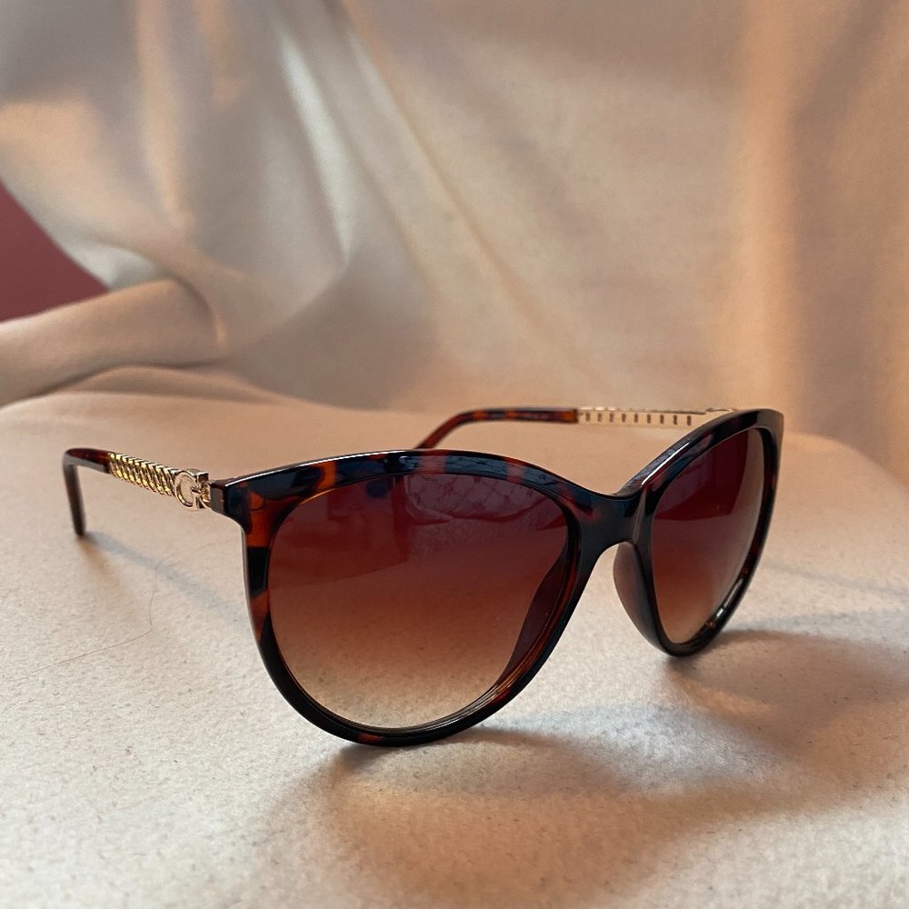 GUESS Women's Sunglasses - Style GF0307